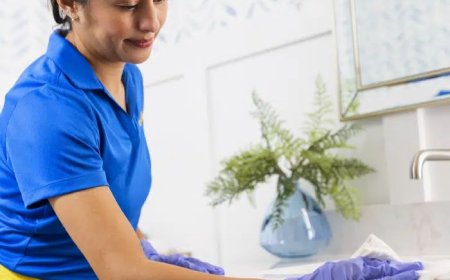 Easily Book On-Demand maid service in UAE with Urban Mop