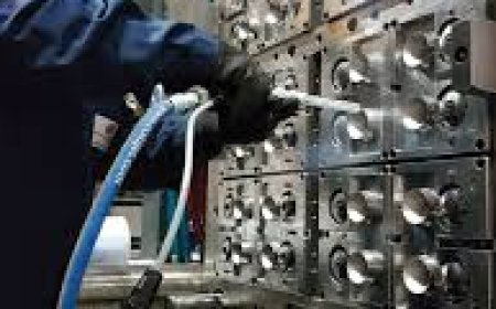 How and Why Dry Ice Blasting Works for Industrial Cleaning